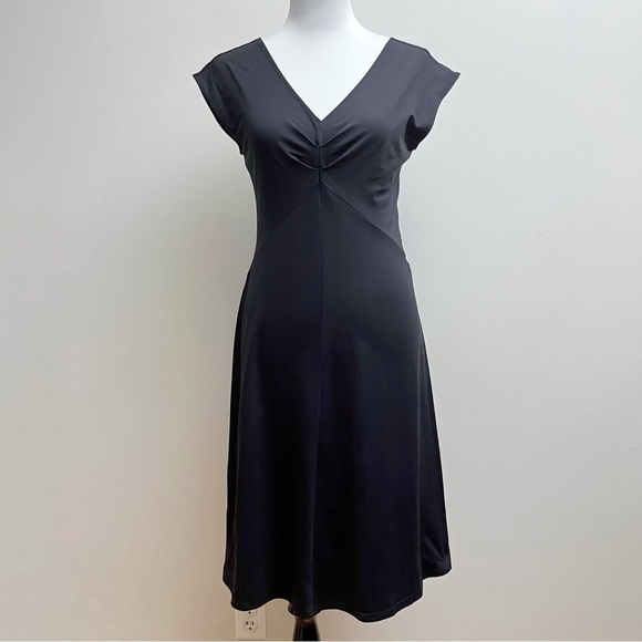 Patagonia Worn Wear Women’s Black V Neck Short Sleeve Mini Bandha Dress Small - Picture 2 of 7
